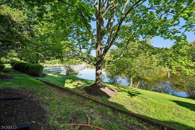 366 Pond Rd, Bridgewater Twp., NJ 08807