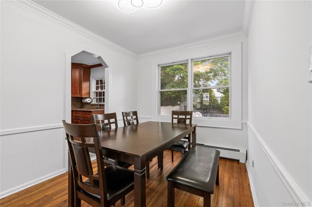 14 Evans Avenue, Albertson, NY 11507
