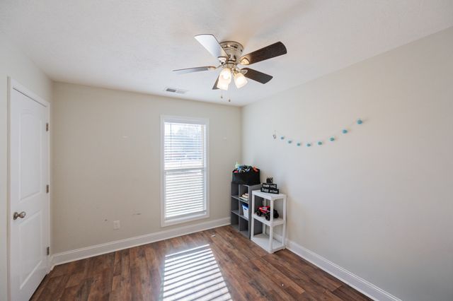 191 Buttonwood Dr, Lexington, TN 38351