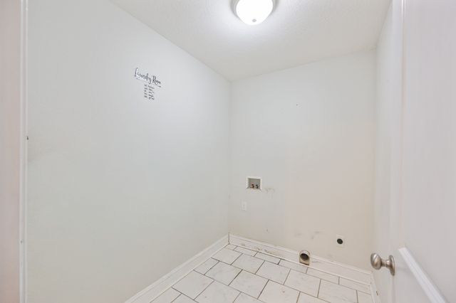 191 Buttonwood Dr, Lexington, TN 38351