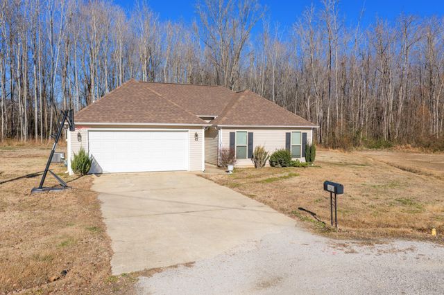 191 Buttonwood Dr, Lexington, TN 38351