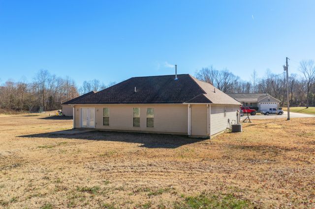 191 Buttonwood Dr, Lexington, TN 38351