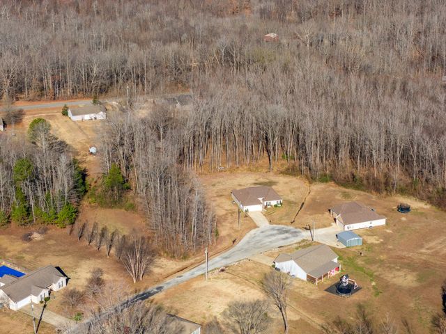 191 Buttonwood Dr, Lexington, TN 38351