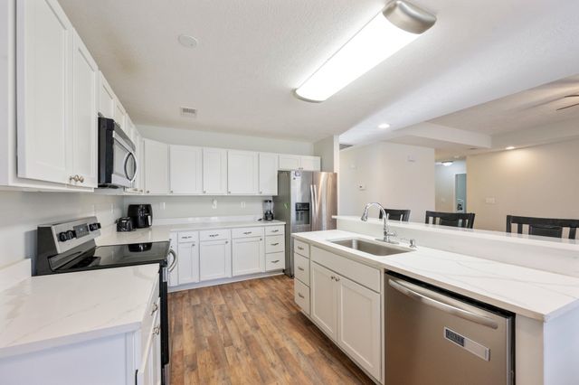 191 Buttonwood Dr, Lexington, TN 38351