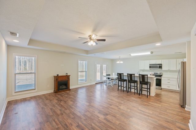 191 Buttonwood Dr, Lexington, TN 38351