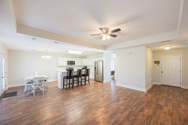 191 Buttonwood Dr, Lexington, TN 38351