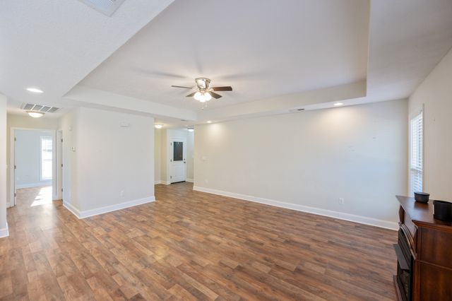 191 Buttonwood Dr, Lexington, TN 38351