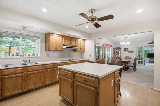 6 Tradewinds Way, Salem, SC 29676