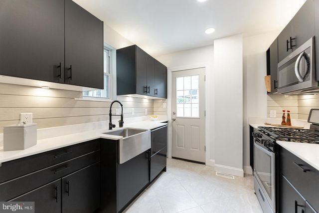 1906 N LAWRENCE ST, Philadelphia, PA 19122