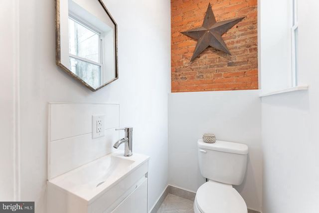 1906 N LAWRENCE ST, Philadelphia, PA 19122