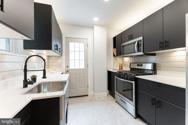 1906 N LAWRENCE ST, Philadelphia, PA 19122