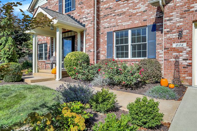 224 W Stoney Trail, Greenfield, IN 46140