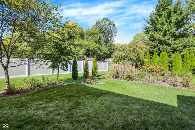 224 W Stoney Trail, Greenfield, IN 46140