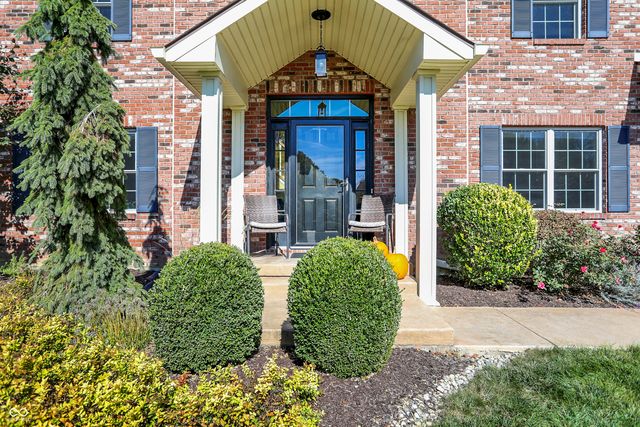 224 W Stoney Trail, Greenfield, IN 46140