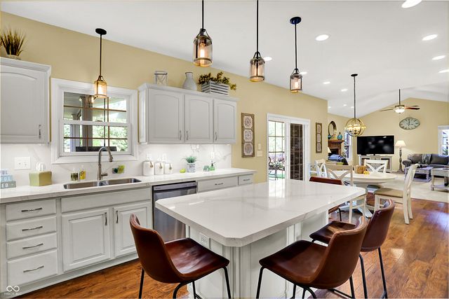 224 W Stoney Trail, Greenfield, IN 46140