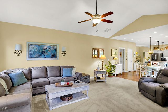 224 W Stoney Trail, Greenfield, IN 46140