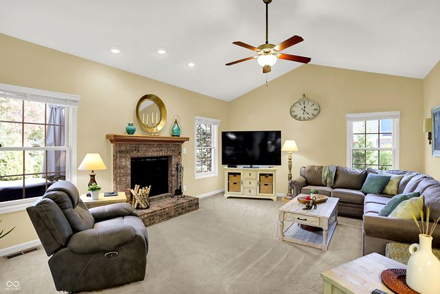 224 W Stoney Trail, Greenfield, IN 46140