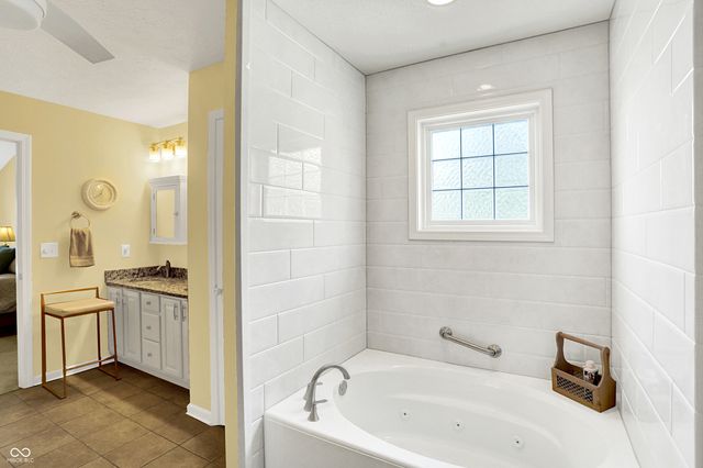 224 W Stoney Trail, Greenfield, IN 46140