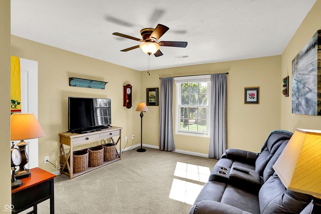 224 W Stoney Trail, Greenfield, IN 46140