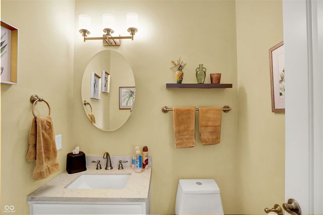 224 W Stoney Trail, Greenfield, IN 46140