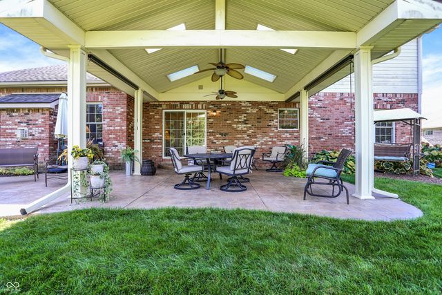 224 W Stoney Trail, Greenfield, IN 46140