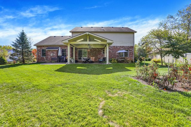 224 W Stoney Trail, Greenfield, IN 46140