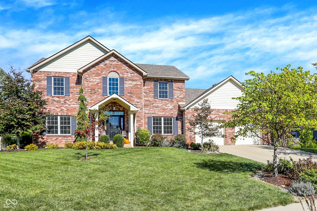 224 W Stoney Trail, Greenfield, IN 46140