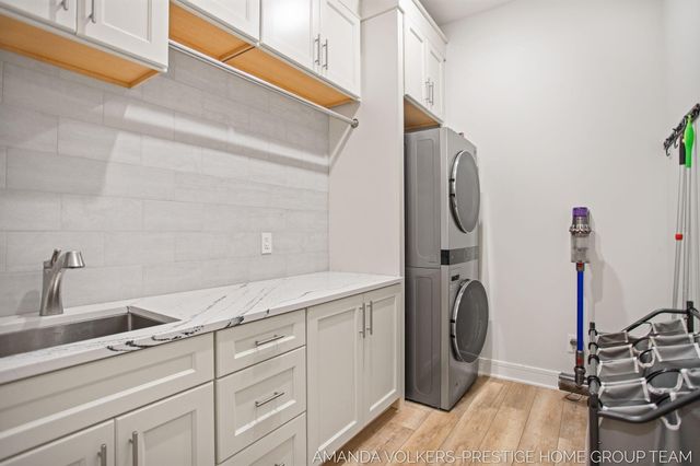 1509 Ponstein Drive, Hudsonville, MI 49426