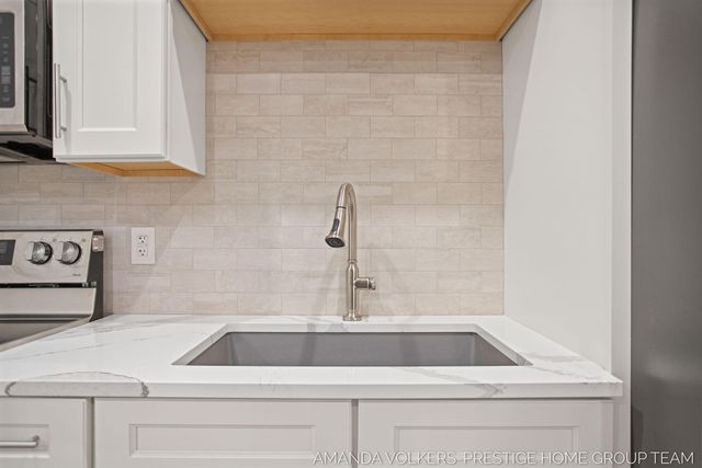 1509 Ponstein Drive, Hudsonville, MI 49426
