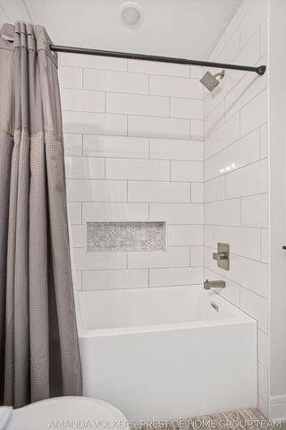1509 Ponstein Drive, Hudsonville, MI 49426