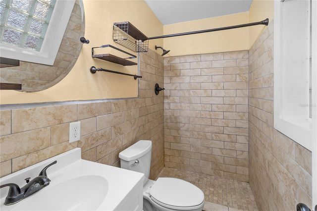 1618 NE 15TH TERRACE, Gainesville, FL 32609