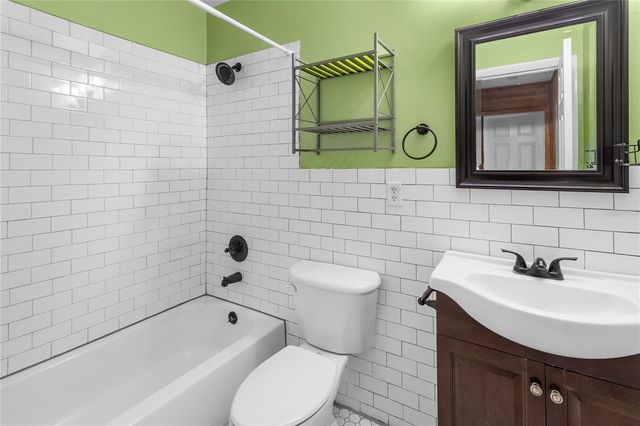 1618 NE 15TH TERRACE, Gainesville, FL 32609