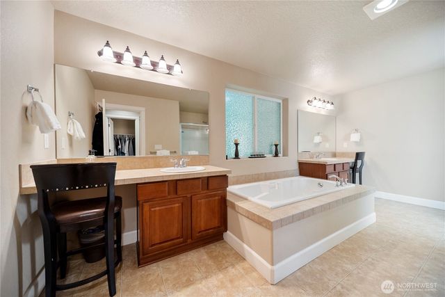 15422 NE 102nd St, Vancouver, WA 98682