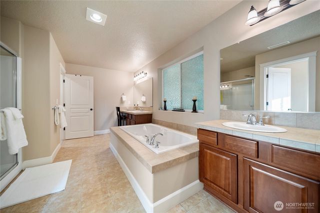 15422 NE 102nd St, Vancouver, WA 98682
