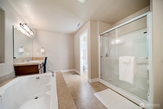 15422 NE 102nd St, Vancouver, WA 98682