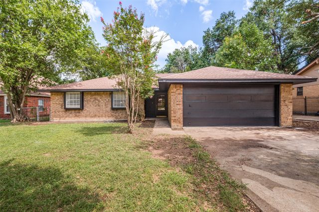 813 Green Pastures Drive, Cedar Hill, TX 75104