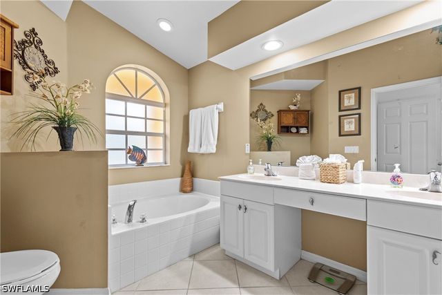 1057 Silverstrand DR, Naples, FL 34110