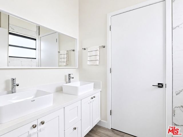 2479 Lake View Avenue, Los Angeles, CA 90039