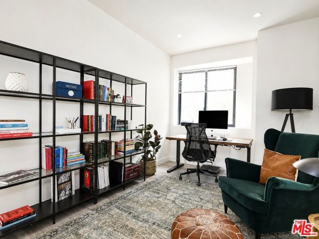 2479 Lake View Avenue, Los Angeles, CA 90039