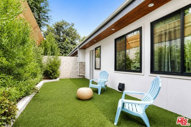 2479 Lake View Avenue, Los Angeles, CA 90039