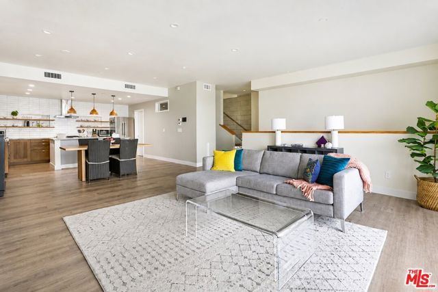 2479 Lake View Avenue, Los Angeles, CA 90039