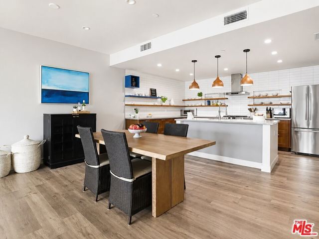 2479 Lake View Avenue, Los Angeles, CA 90039