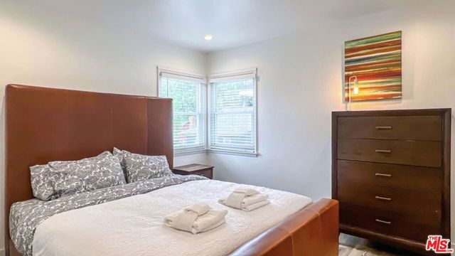 2117 Duane Street, Los Angeles, CA 90039