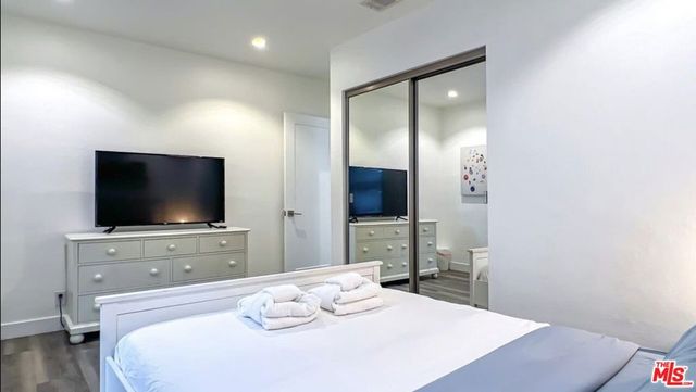 2117 Duane Street, Los Angeles, CA 90039