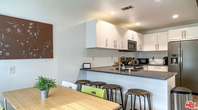2117 Duane Street, Los Angeles, CA 90039