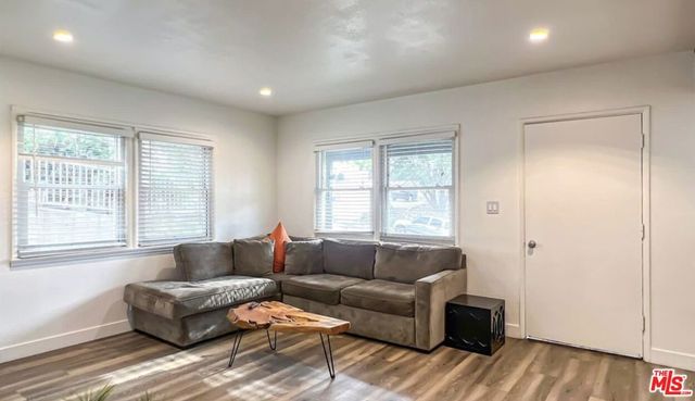 2117 Duane Street, Los Angeles, CA 90039