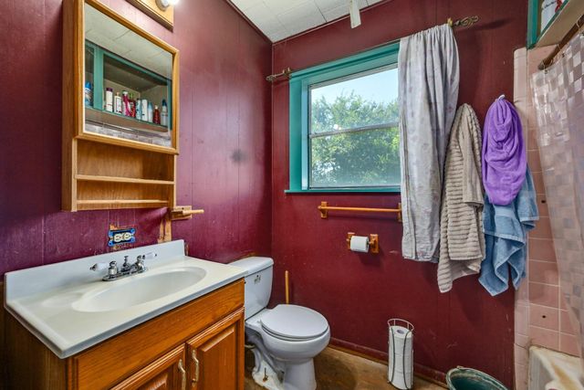 681 County Road 474, Elgin, TX 78621