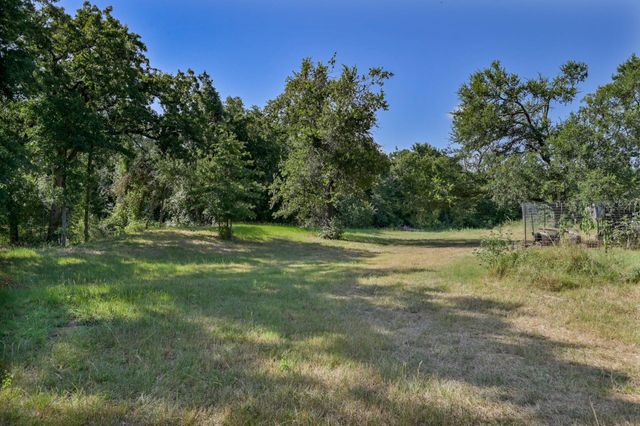 681 County Road 474, Elgin, TX 78621
