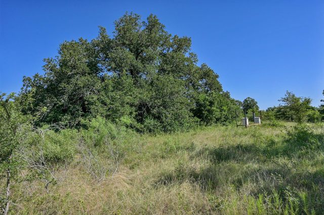 681 County Road 474, Elgin, TX 78621