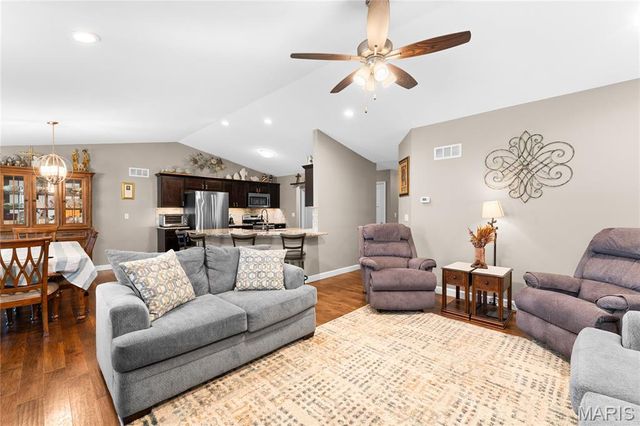 660 Willowbrook Way, O'fallon, IL 62269